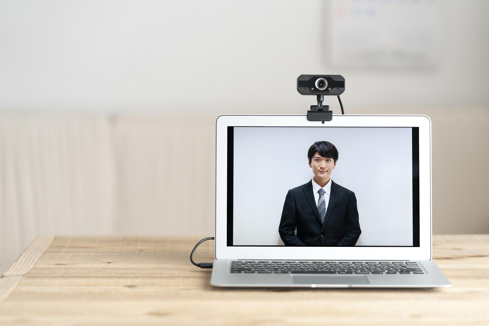 オンライン面接　服装